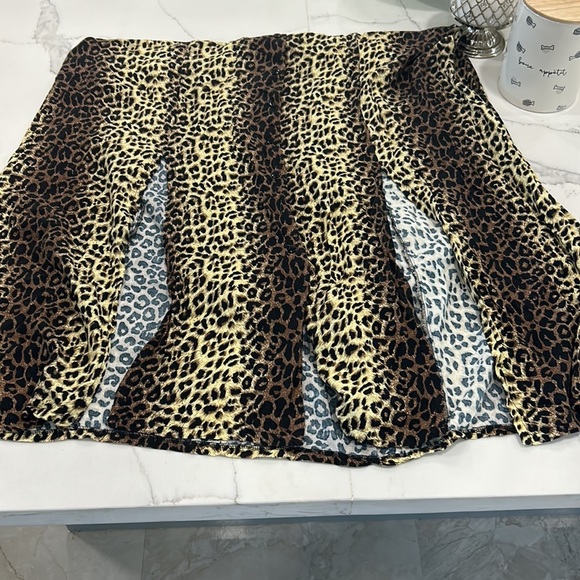 Women’s Leopard Print Maxi Dress. Size 2XL - Picture 12 of 13